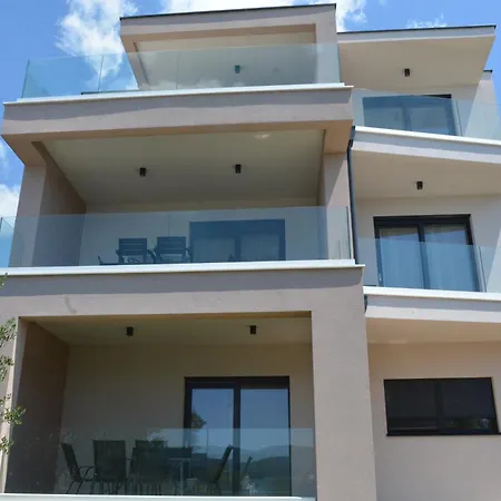 Sole Apartment Turanj Exterior photo
