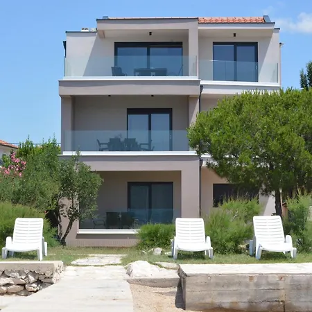 Sole Apartment Turanj Exterior photo